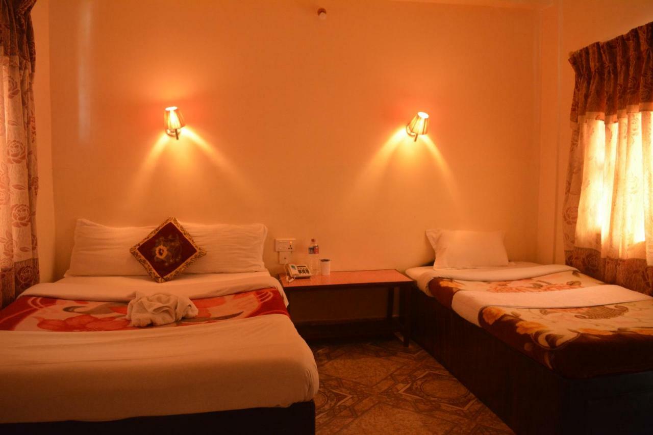 Hotel Direction Pokhara Exterior foto